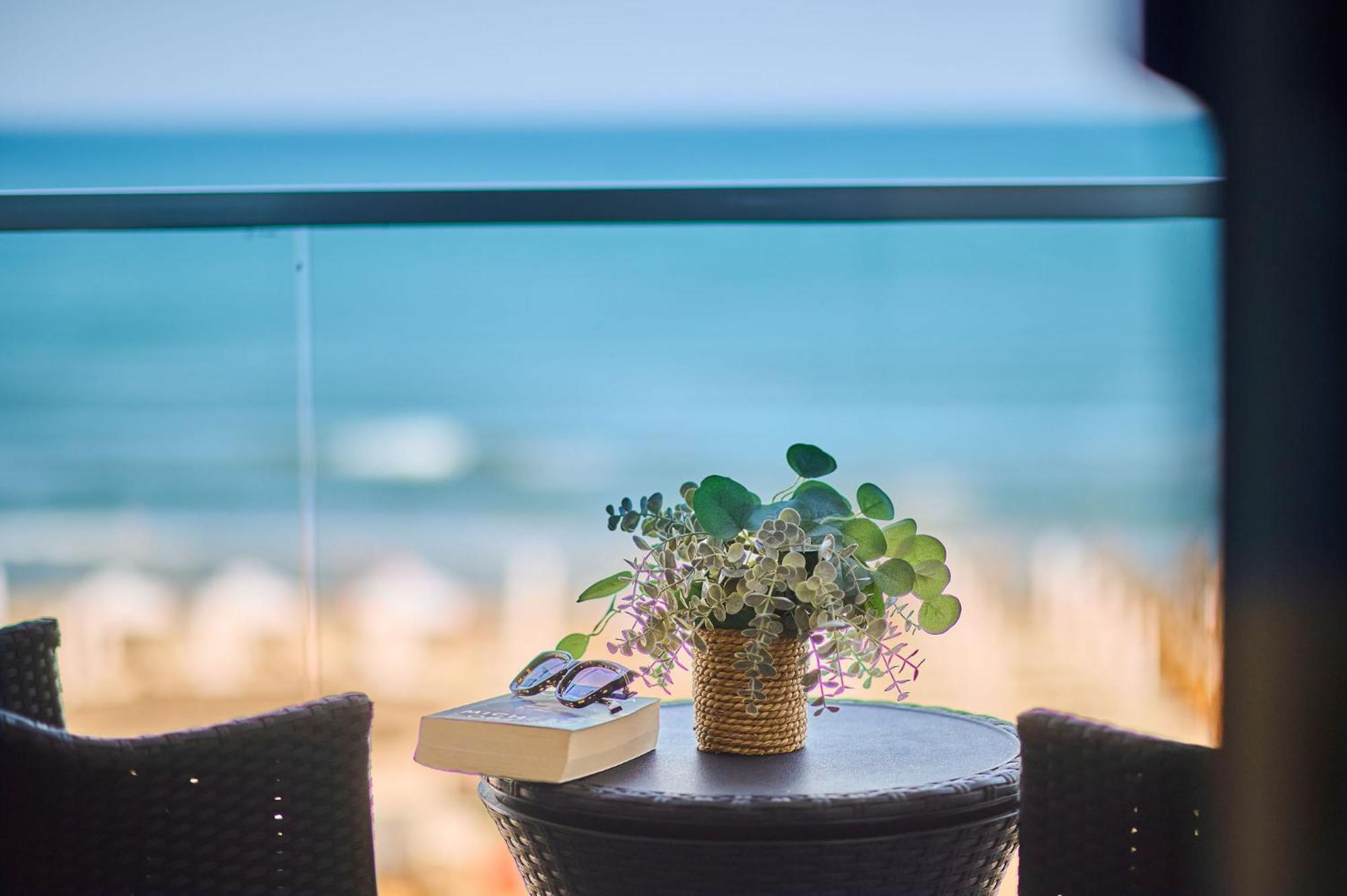 Alma Apartment In Infinity Beach Resort - Parking Mamaia Exterior foto